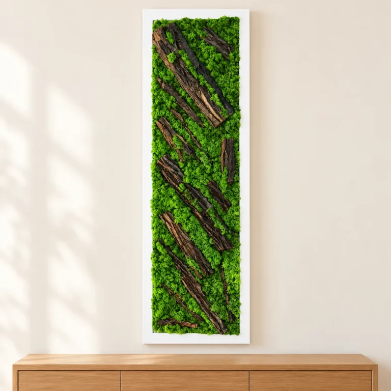 Panou vertical cu licheni verzi, scoarță naturală și ramă albă, 100x30 cm, vedere pe perete
