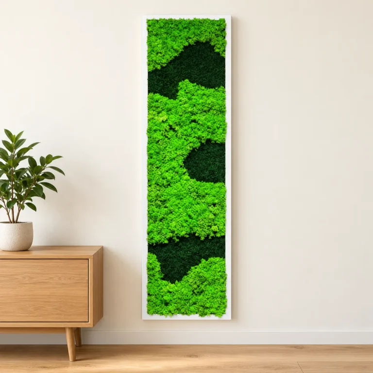Tablou vertical îngust cu licheni în două nuanțe de verde și ramă albă, 100x40 cm, vedere pe perete