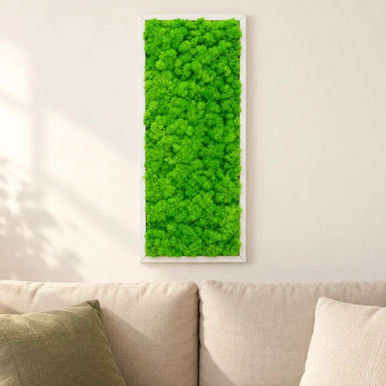 Tablou vertical cu licheni verde deschis și ramă albă, 70x30 cm, montat pe perete
