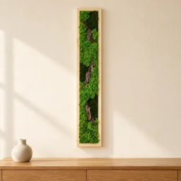 Tablou vertical cu licheni verzi și scoarță naturală 100x15 cm, ramă lemn natur, vedere pe perete