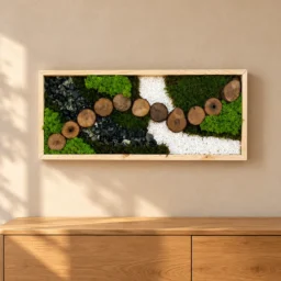Tablou orizontal cu licheni verzi, 11 rondele de lemn și pietre albe și negre, 70x30 cm, vedere pe perete